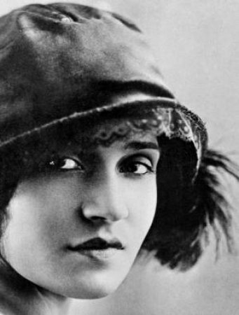 Tina Modotti: Photographer And Revolutionary by Margaret Hooks